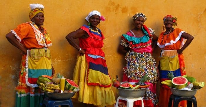 In den Gassen von Cartagena werden überall frische Früchte angeboten.