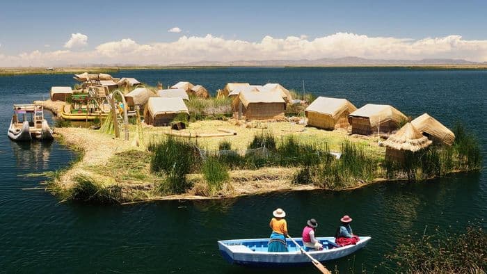 Uros Lake House